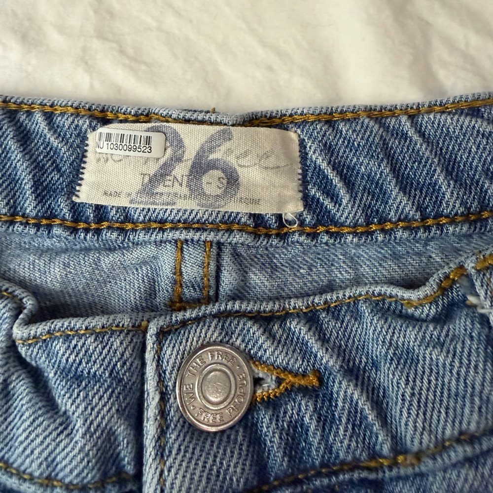 FREE PEOPLE WE THE FREE Long Lines Jeans Split Hem Vintage Light 26 - Picture 9 of 16
